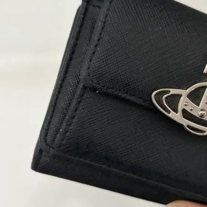 [BUNJANG] Vivienne Westwood Saffiano Orb Flap Wallet Black / 비비안웨스트우드 사피아노 여성 반지갑 바이오그린 오브 플랩 월렛 블랙