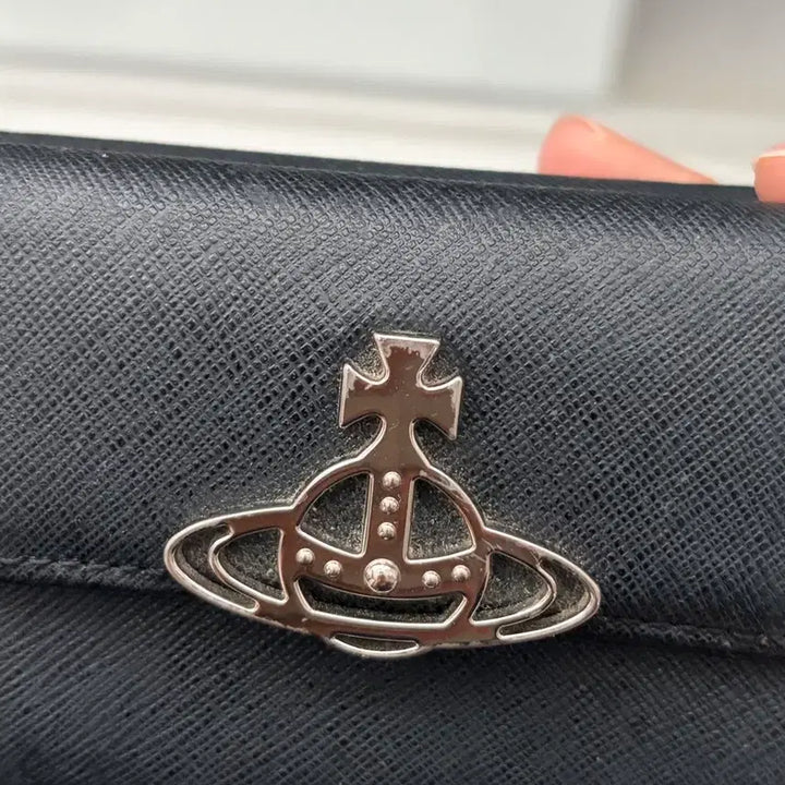 [BUNJANG] Vivienne Westwood Saffiano Orb Flap Wallet Black / 비비안웨스트우드 사피아노 여성 반지갑 바이오그린 오브 플랩 월렛 블랙