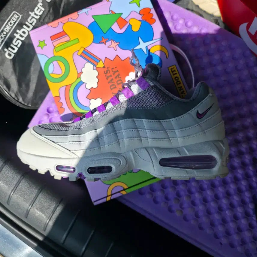 [BUNJANG] Nike Air Max 95 Sneakers (Size 285/290) / 에어맥스95 285