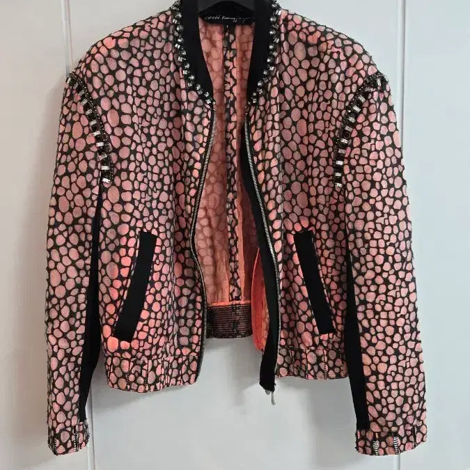[BUNJANG] OBZEE Orange Leopard Bomber Jacket with Cubic Embellishments and 100% Silk Lining / OBZEE 오브제 오렌지 레오파드 봄버 자켓