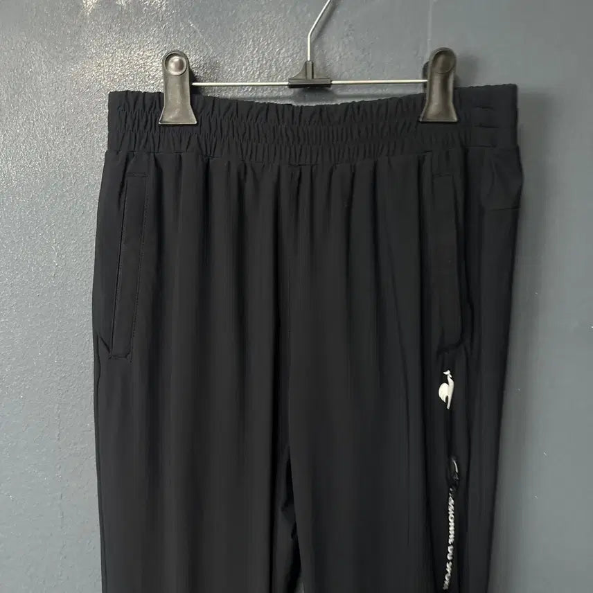 [BUNJANG] Le Coq Sportif Logo Black Nylon Training Jogger Pants / M 르꼬끄 로고 블랙 나일론 트레이닝 조거팬츠