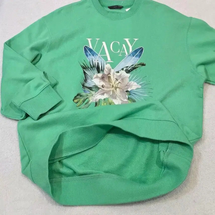 [BUNJANG] Neon Green Sweatshirt / 맨투맨