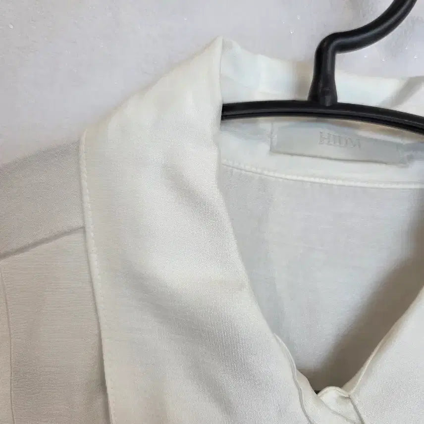 [BUNJANG] Pointed Collar Shirt / 뾰족 카라 셔츠