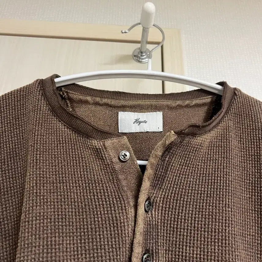 [SOLD OUT] 헤이스트 헨리넥