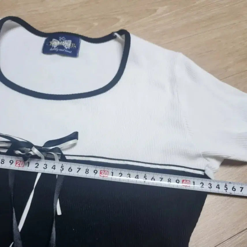 [SOLD OUT] 예쁜 블루톤 프릴 블라우스