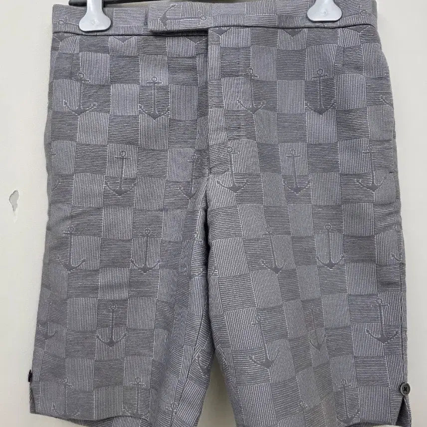 [BUNJANG] Thom Browne Anchor Pattern Shorts Grey / 톰브라운 앵커 패턴 반바지 그레이
