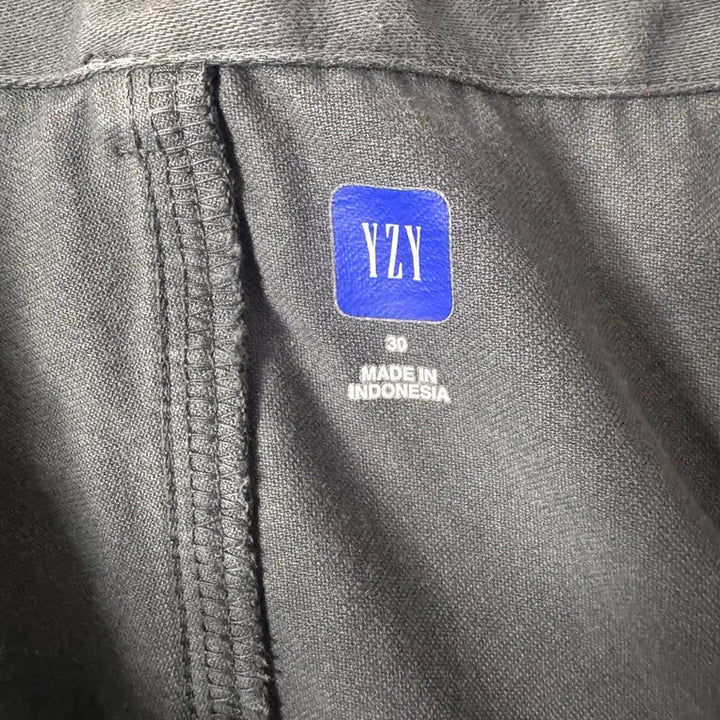 [BUNJANG] Yeezy Gap Engineered by Balenciaga Sateen Cargo Pants / 이지갭 엔지니어드 바이 발렌시아가 사틴카고