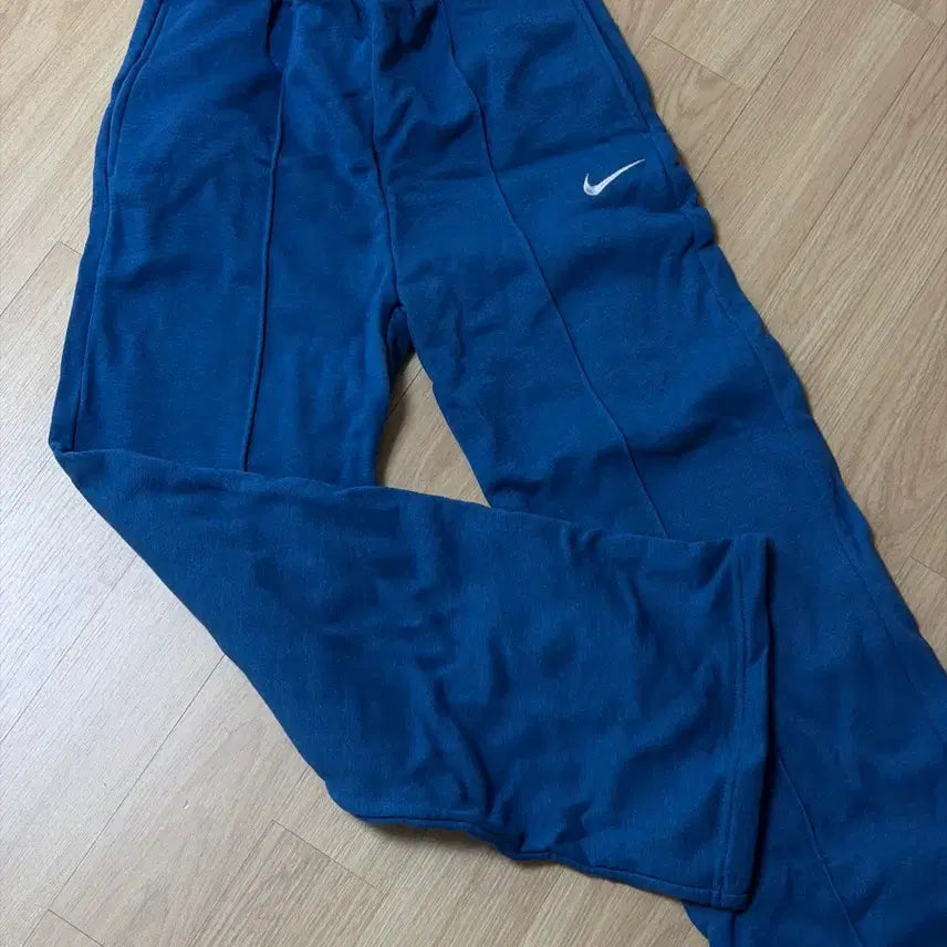 [BUNJANG] Nike Swoosh Training Pants Wide Fit / 나이키 스우시 트레이닝 바지(새상품/와이드)