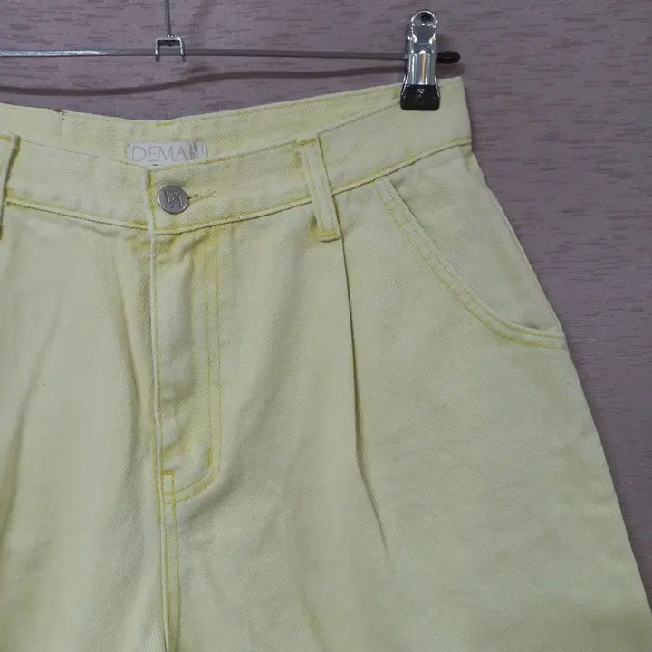 [SOLD OUT] B5-1/DEMAR 노랑 반바지 여성