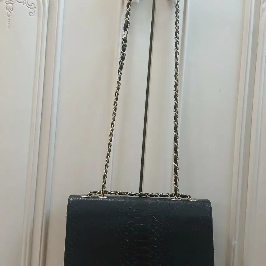 [BUNJANG] Brand Leather Bag / 브랜드 가죽 솔더백