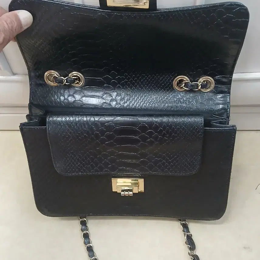 [BUNJANG] Brand Leather Bag / 브랜드 가죽 솔더백