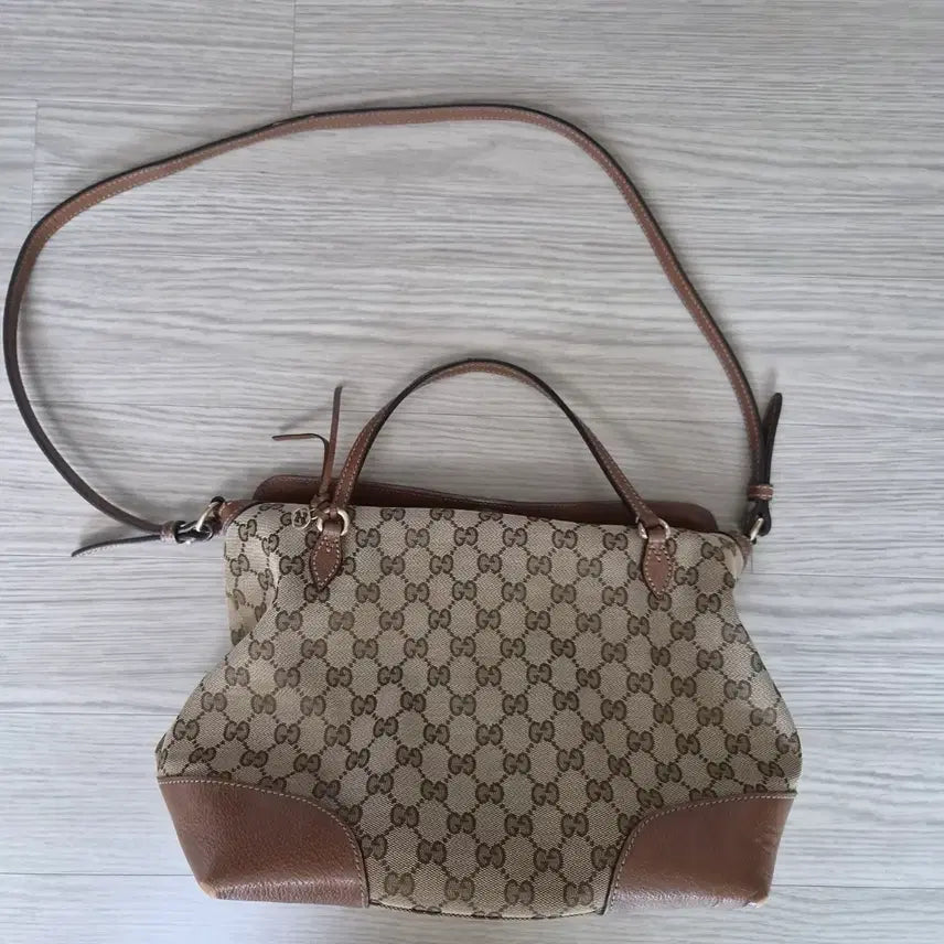 [BUNJANG] Gucci GG Canvas Shoulder Bag / 정품 구찌 여성가방 캔버스 숄더백 팔아요~(수선필요)