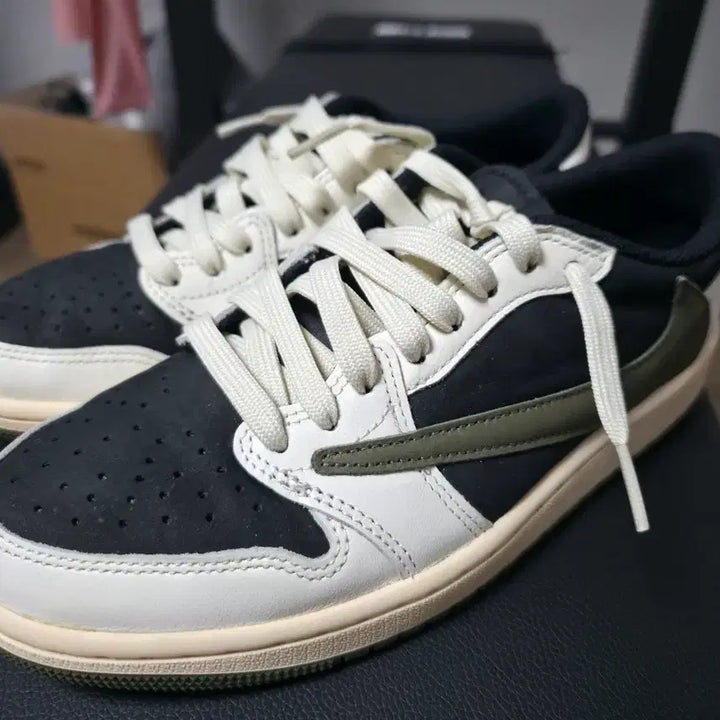 [BUNJANG] Air Jordan 1 Retro Low OG SP Travis Scott Medium Olive / (정품)조던 1 x 트래비스 스캇 레트로 로우 OG SP 미디움 올리브