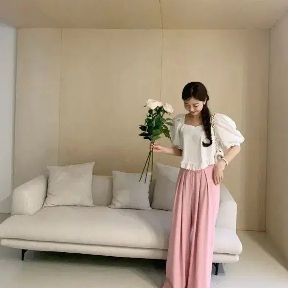 [BUNJANG] Bicini Heart Neck Blouse / [오늘만]바이씨니 하트넥블라우스