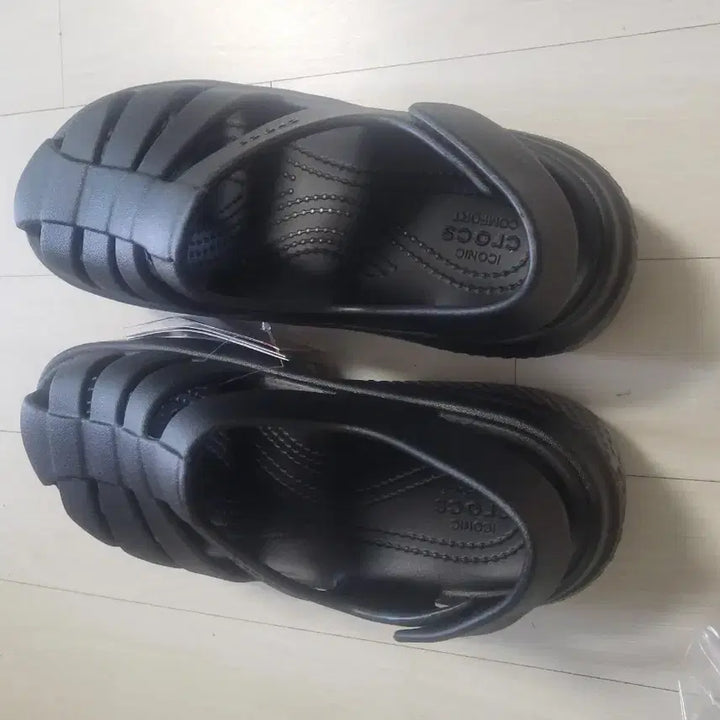 [BUNJANG] Crocs Fisherman Sandals - Black, New / 크록스 정품 피셔맨 샌들 새상품
