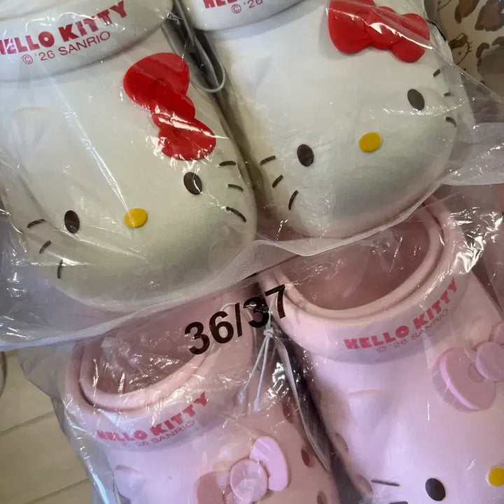 [BUNJANG] Sanrio Hello Kitty Slippers / 산리오 헬로키티 슬리퍼