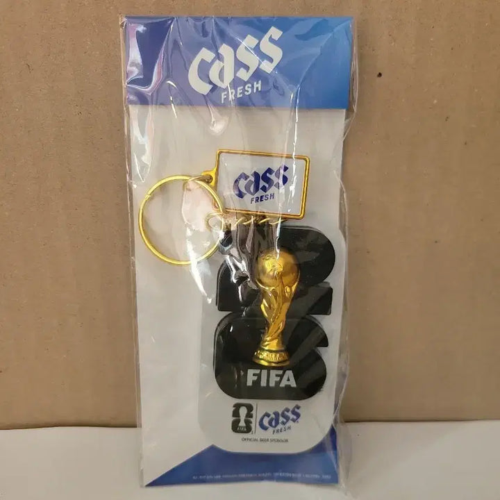 [BUNJANG] Cass FIFA World Cup Trophy Keyring Bottle Opener / 카스 FIFA 월드컵 트로피 키링 오프너 병따개