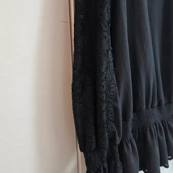 [BUNJANG] OBZEE Black Lace Blouse / OBZEE 오브제 블랙 레이스 블라우스