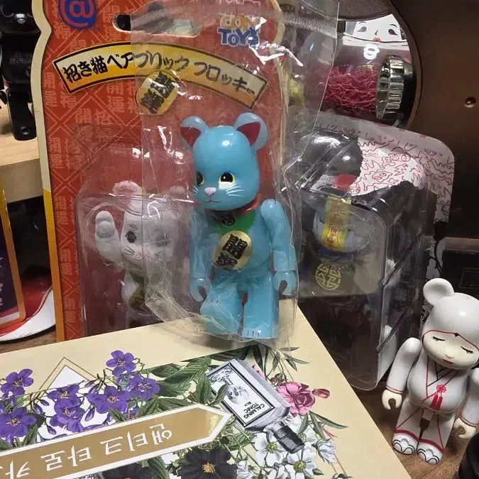 [BUNJANG] Bearbrick Maneki-neko Blue Cat 100% / 베어브릭 마네키네코 블루 고양이 100%
