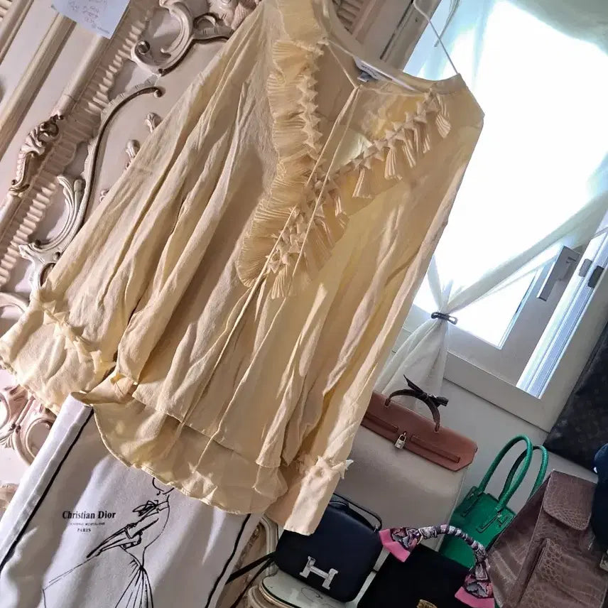 [BUNJANG] HM Yellow Chiffon Frill Blouse / hm     프릴블라우스   노란색블라우스  쉬폰블라우스