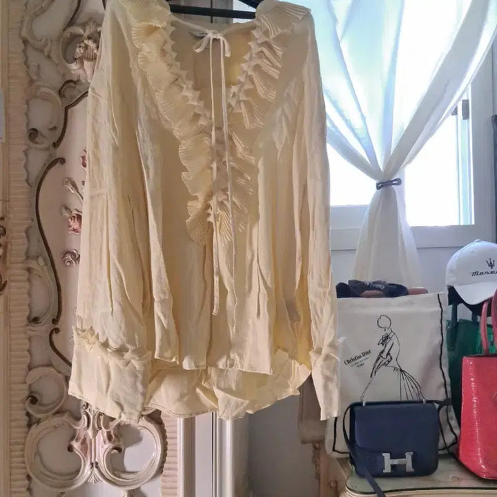 [BUNJANG] HM Yellow Chiffon Frill Blouse / hm     프릴블라우스   노란색블라우스  쉬폰블라우스