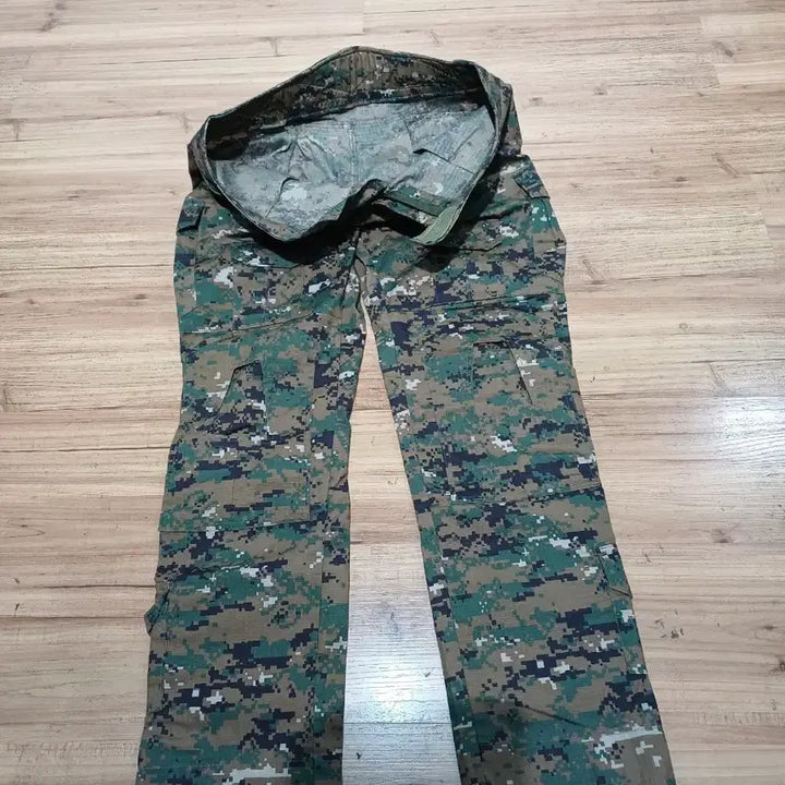 [BUNJANG] Outdoor Cargo Pants Camouflage Pattern / 아웃도어 바지