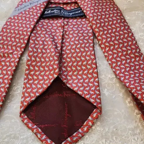 [BUNJANG] Salvatore Ferragamo Red Patterned Silk Necktie / 살바토레 페라가모 레드 패턴 넥타이