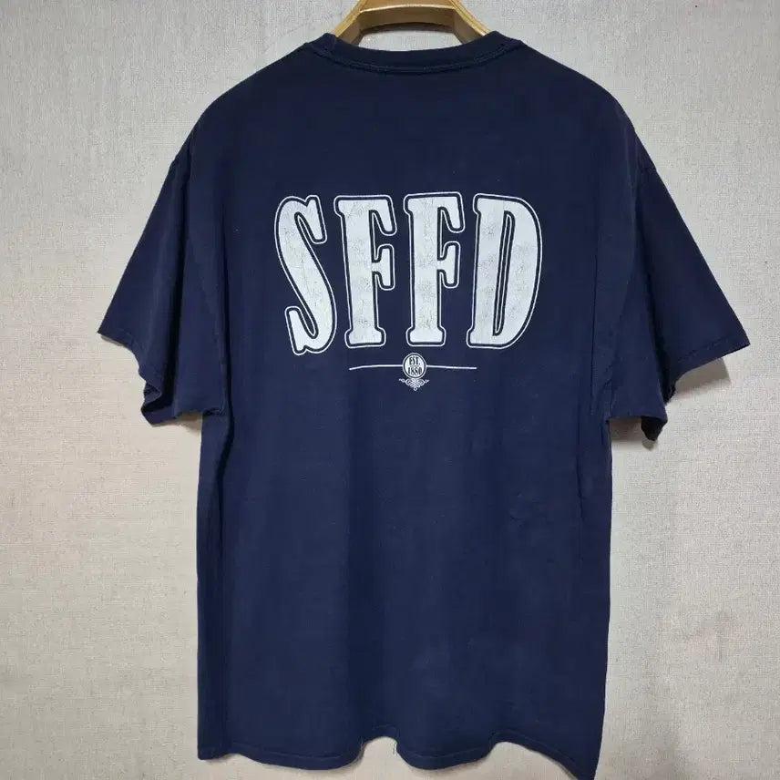 [BUNJANG] Santa Fe Fire Department Navy T-Shirt / Santa Fe 소방서 네이비 티셔츠 (100)