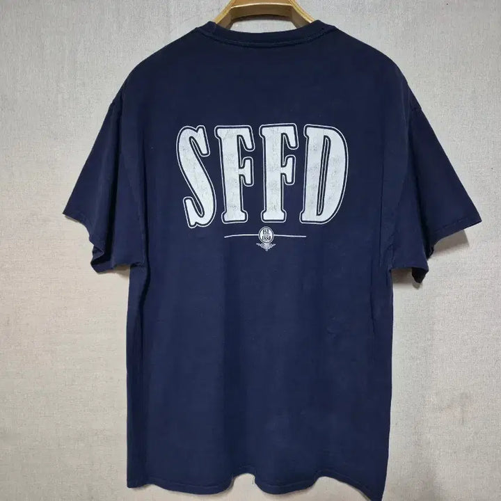 [BUNJANG] Santa Fe Fire Department Navy T-Shirt / Santa Fe 소방서 네이비 티셔츠 (100)