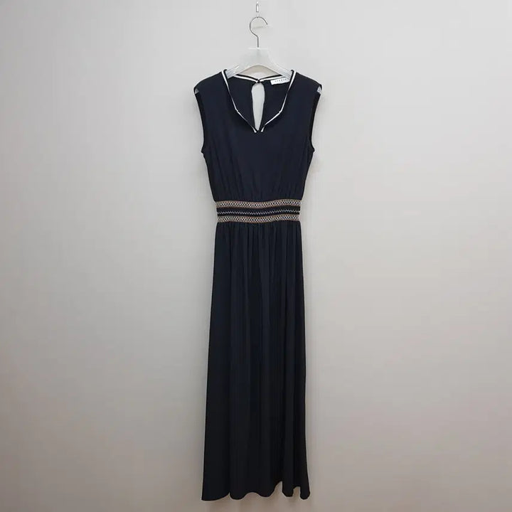 [SOLD OUT] 산드로 스모크 밴딩 슬리브리스 롱 원피스 xs사이즈