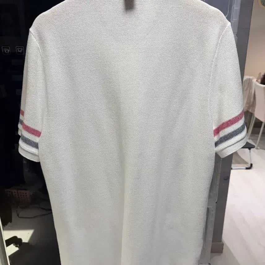 [SOLD OUT] 톰브라운 화이트 삼선 포인트 반팔 티셔츠