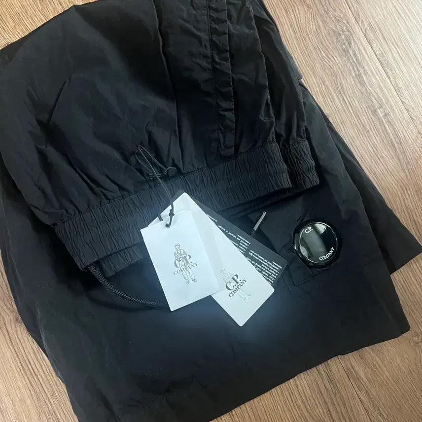 [BUNJANG] CP Company Nylon Cargo Shorts / cp컴퍼니 나일론 카고 쇼츠 반바지