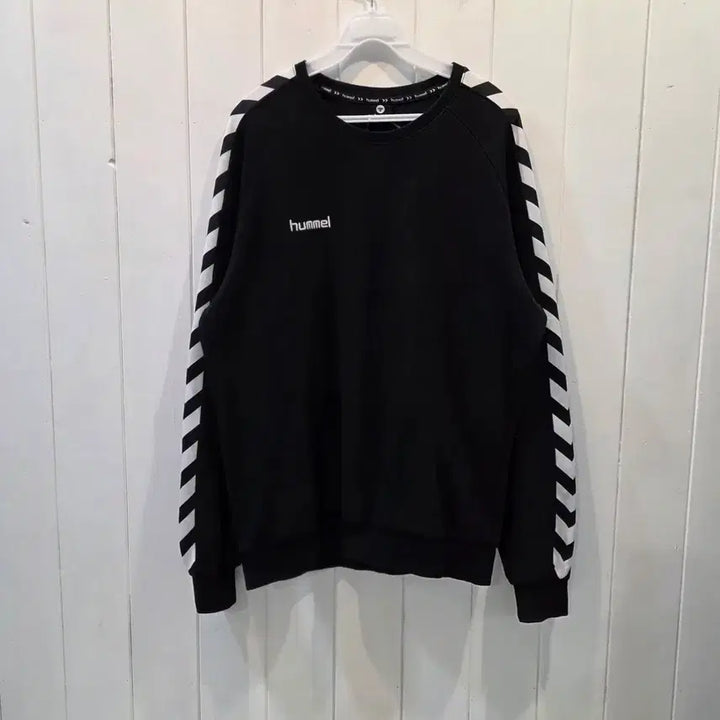 [BUNJANG] Hummel Black Crewneck Sweatshirt (2XL) / Hummel [험멜] 맨투맨