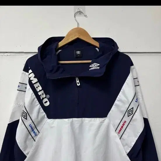 [BUNJANG] Umbro Navy/White Anorak Hoodie Windbreaker M / 엄브로 네이비/화이트 아노락 후드 바람막이 M