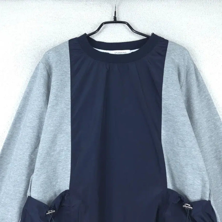[BUNJANG] STUNNING Color-Blocked Sweatshirt T-Shirt Navy/Gray (Size 66-77) / STUNNING 여성 배색 맨투맨 티셔츠 네이비/회색(66~77)