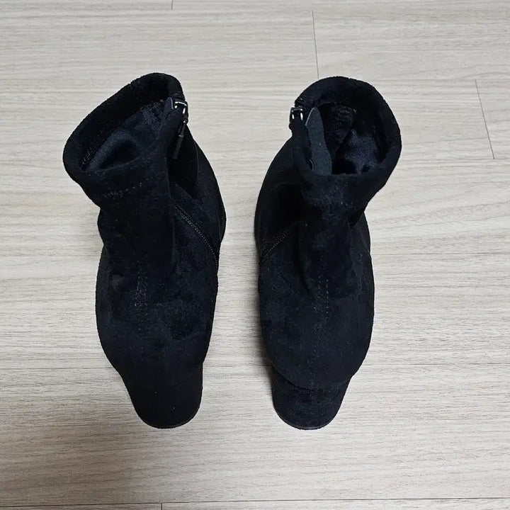 [BUNJANG] Renoma Suede Ankle Boots (Size 245) / (새상품급) (여성용) (시착제품) 레노마 부츠 / 구두 / 신발