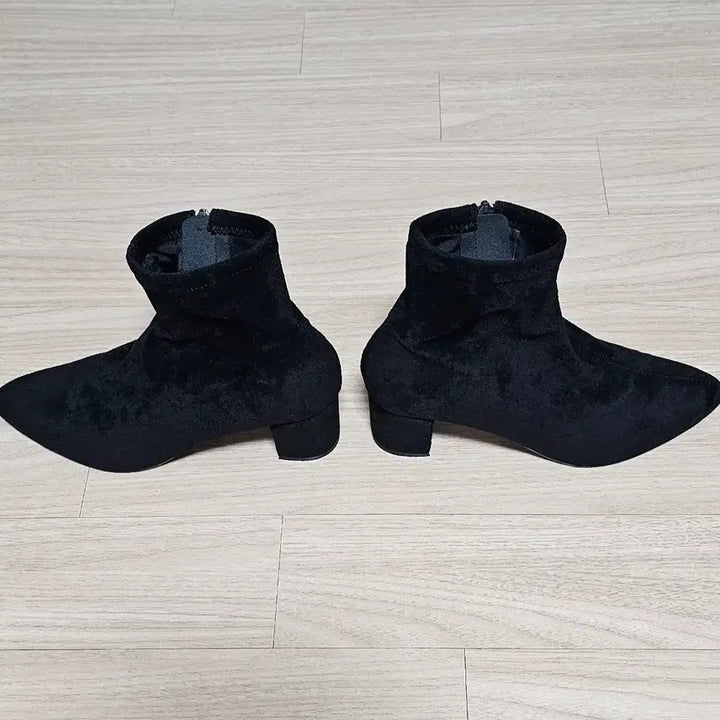 [BUNJANG] Renoma Suede Ankle Boots (Size 245) / (새상품급) (여성용) (시착제품) 레노마 부츠 / 구두 / 신발