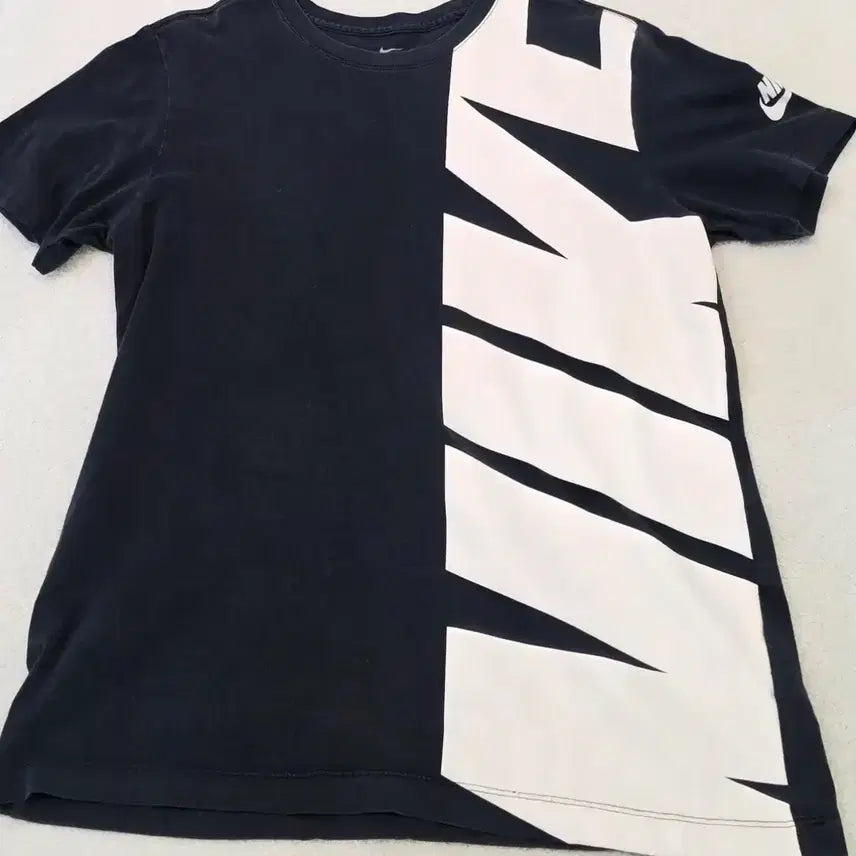 [BUNJANG] Nike Black Short-Sleeve T-Shirt (Size L) / NIKE [나이키] 반팔티