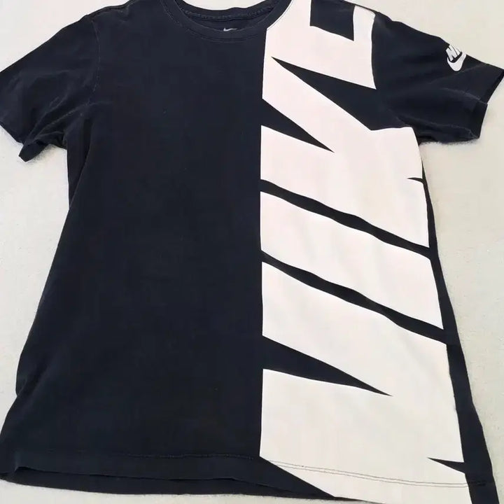 [BUNJANG] Nike Black Short-Sleeve T-Shirt (Size L) / NIKE [나이키] 반팔티