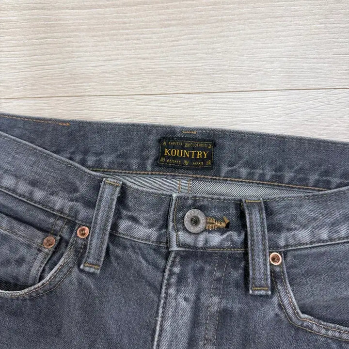 [SOLD OUT] 32) 캐피탈 본 자수 데님 숏팬츠 블랙 팝니다