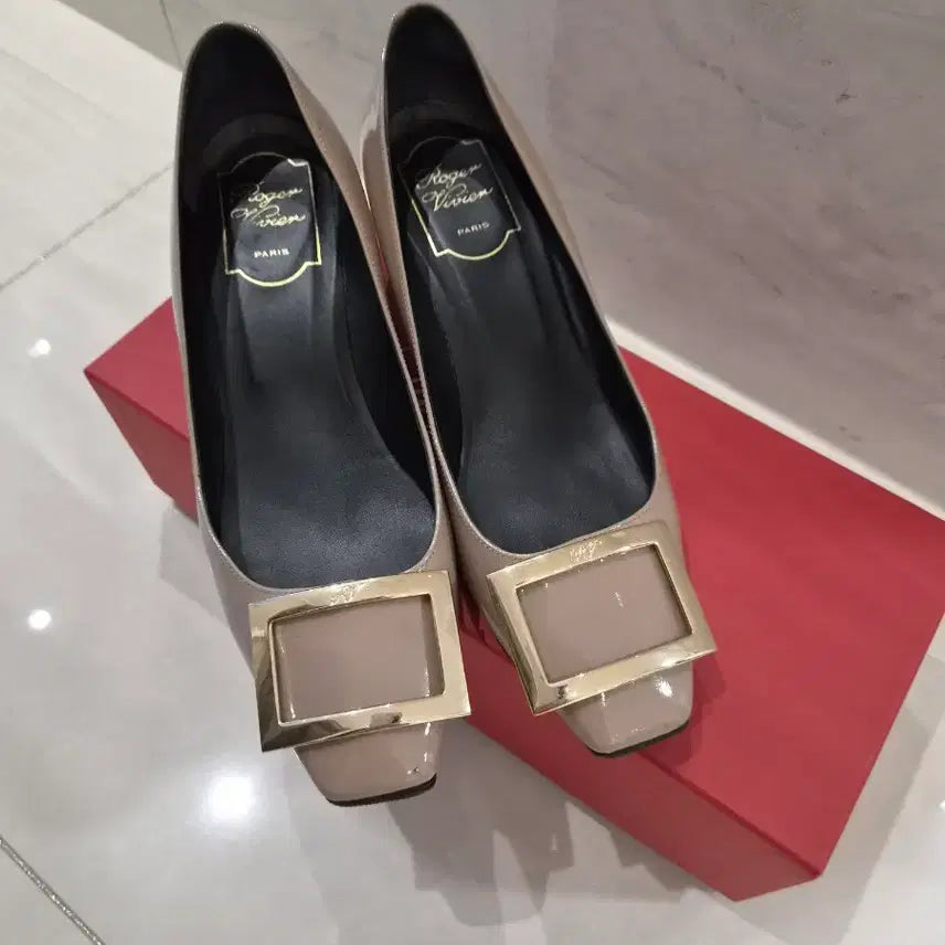[BUNJANG] Roger Vivier Trumpet Beige Pumps / 로저비비에 트럼펫 베이지 구두
