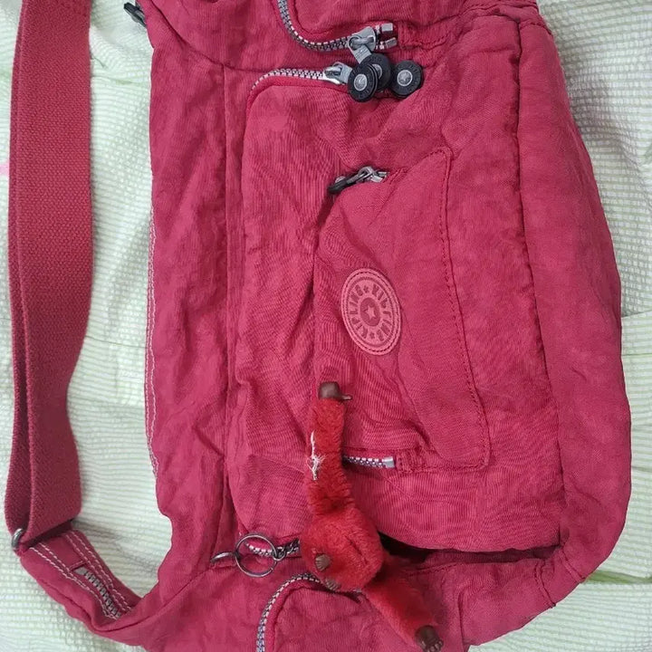 [BUNJANG] Kipling Red Crossbody Bag with Keychain / 키플링 레드 크로스백 + 키링 포함