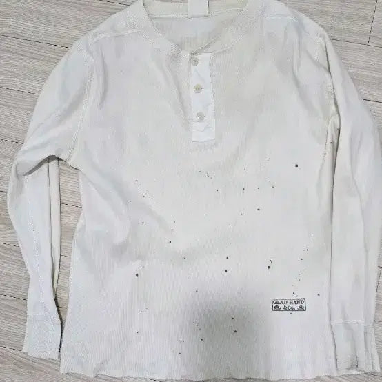 [BUNJANG] Gladhand Henley Neck Long Sleeve T-Shirt / 글래드핸드 헨리넥