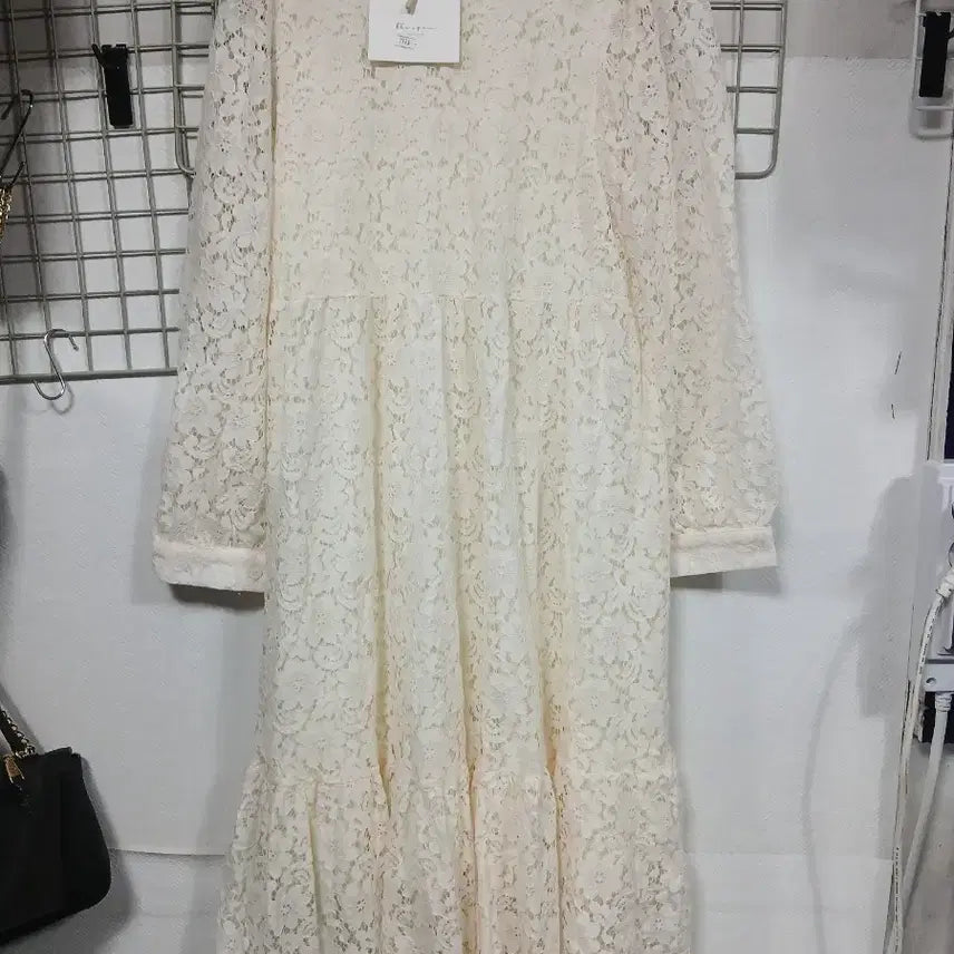 [BUNJANG] Ivory Lace Long Dress / 아이보리 레이스 롱 원피스