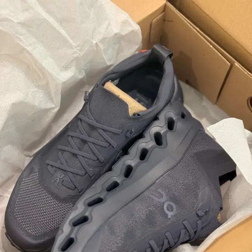[BUNJANG] OnRunning Cloudtilt Zendaya Moon Graphite 280 / 온러닝 젠다이아 클라우드틸트 문 280