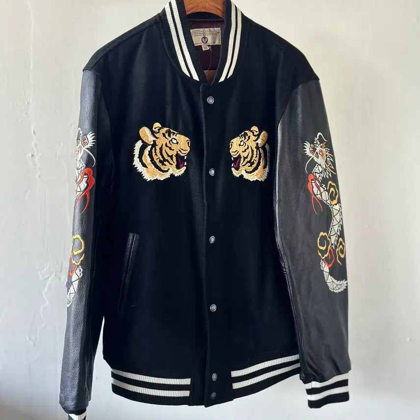 [BUNJANG] Leather Tiger Varsity Jacket (Size M) / 레더 타이거 바시티 자켓 (M 사이즈)