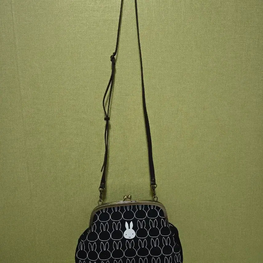 [BUNJANG] Miffy Rabbit Pattern Shoulder Bag / 미피 토끼 패턴 블랙 가방 숄더백