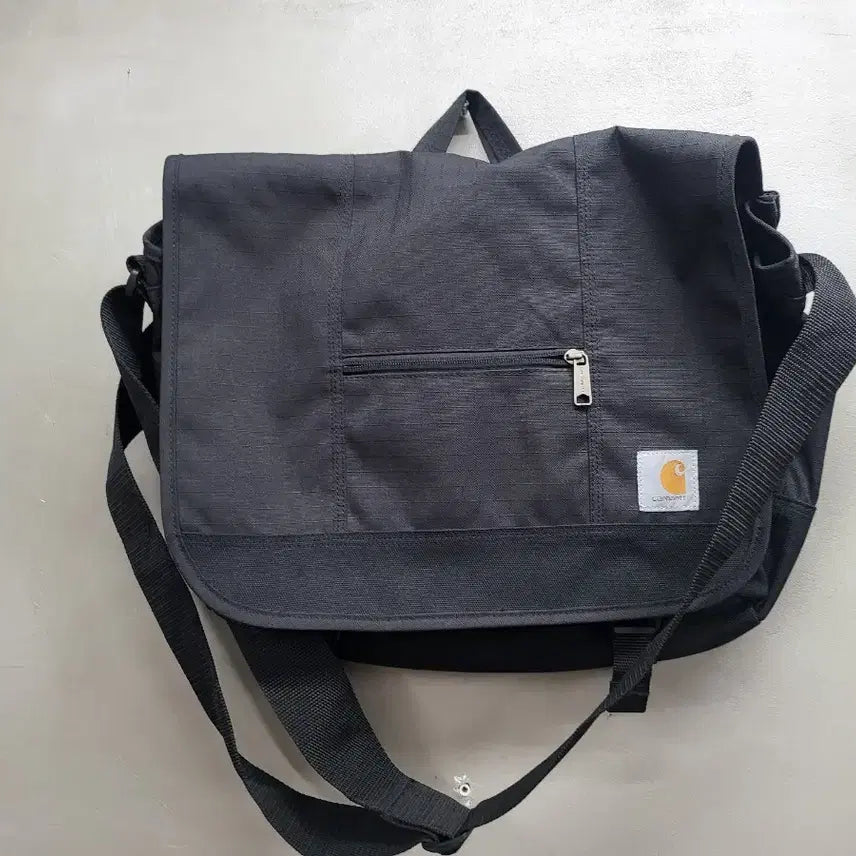 [BUNJANG] Carhartt Black Messenger Bag Crossbody Bag / 칼하트 블랙 메신저백 크로스백