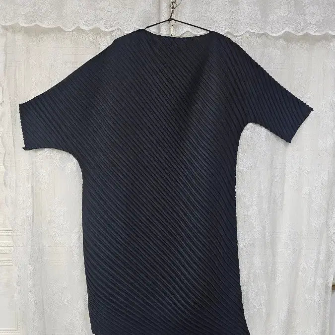 [BUNJANG] Black Pleated Short-Sleeve Dress (One Piece) / 플리츠 블랙 반팔 원피스