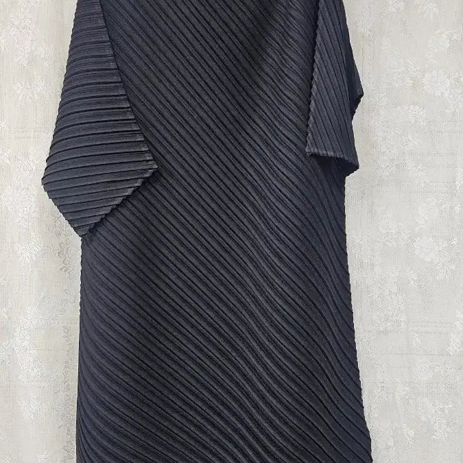 [BUNJANG] Black Pleated Short-Sleeve Dress (One Piece) / 플리츠 블랙 반팔 원피스